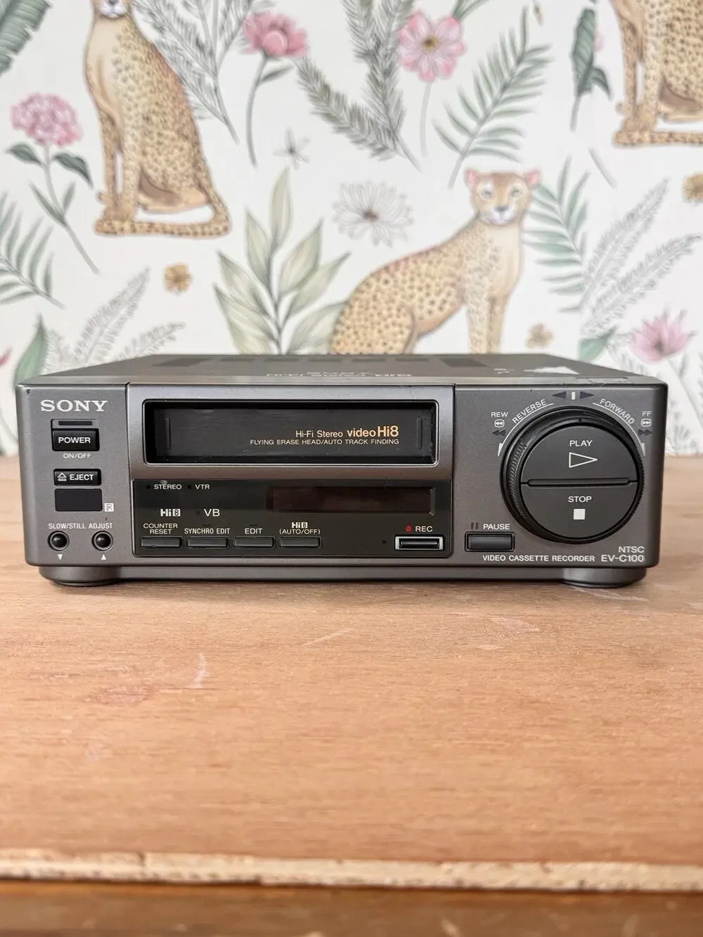 Sony EV-C100 Hi8 Video8 8mm Video 8 Player Recorder For Parts Or Repair (READ)
